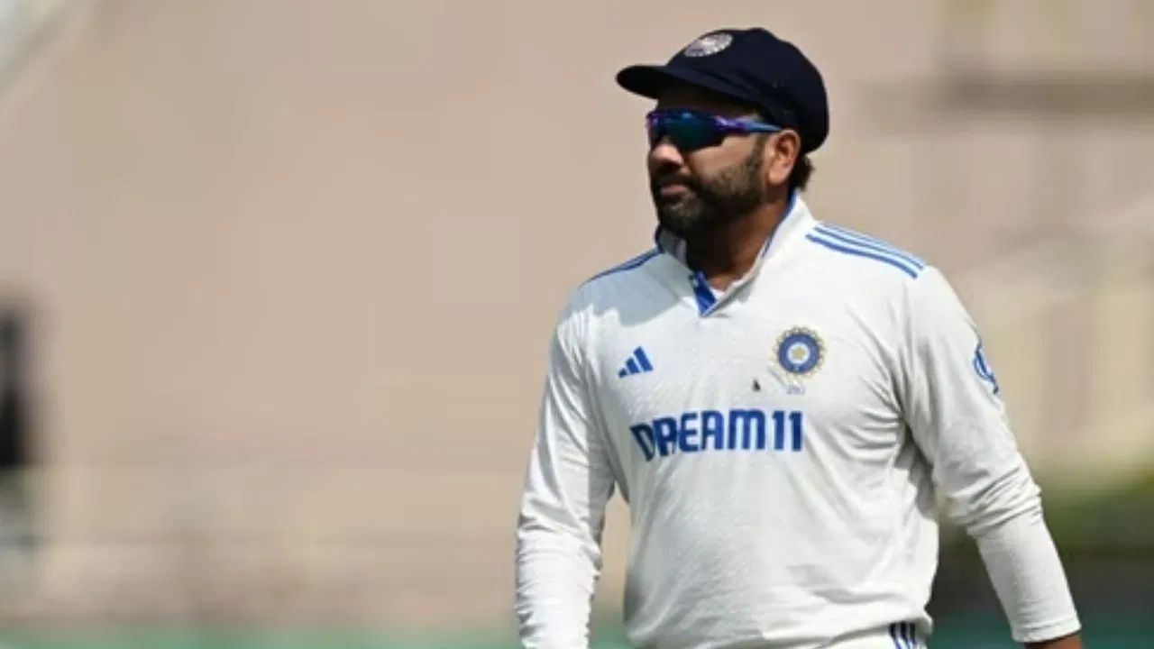 ટેસ્ટ ફોર્મેટ વિશે રોહિતે કહ્યું, 'આ એવું ફોર્મેટ છે જેના માટે તમારે લાંબી તૈયારી કરવી પડે છે, કારણ કે ટેસ્ટમાં તમારે લાંબા સમય સુધી મેદાન પર રહેવું પડે છે, ટેસ્ટમાં પાંચ દિવસ રમવાનું હોય છે. માનસિક રીતે તે ખૂબ જ પડકારજનક અને કંટાળાજનક પણ હોય છે.