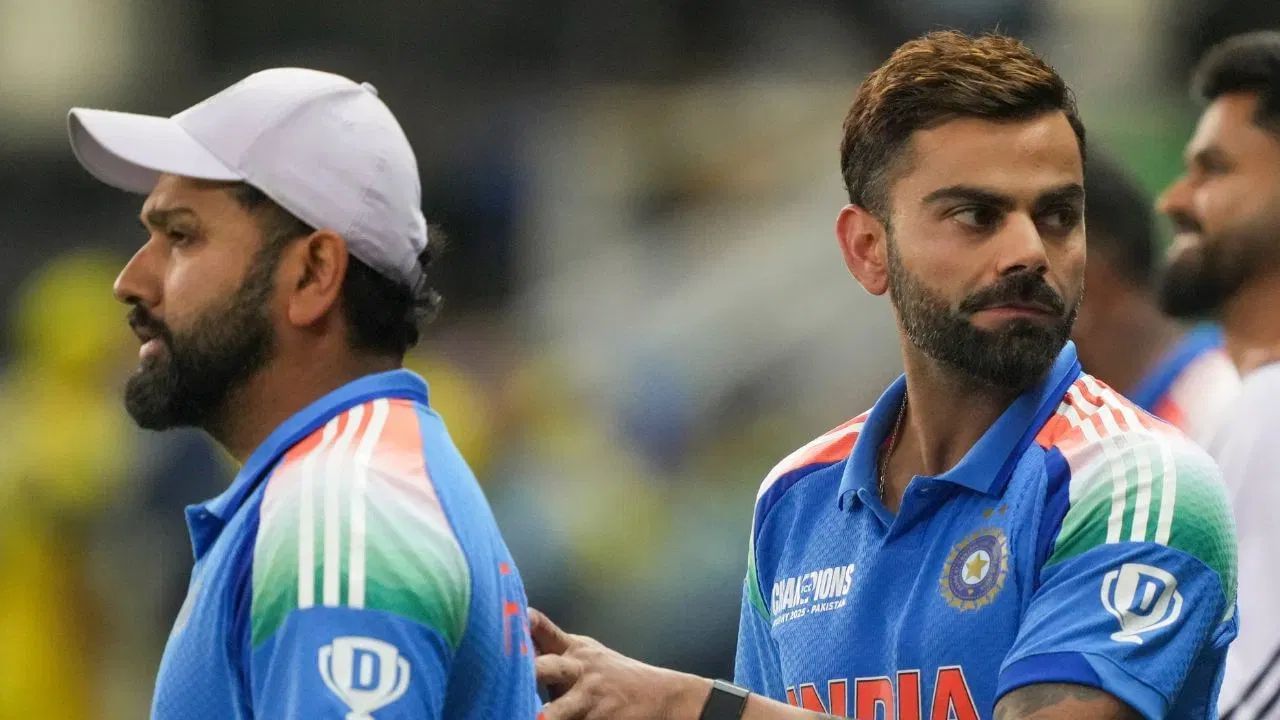 ઓસ્ટ્રેલિયામાં 19 થી 25 ઓક્ટોબર દરમિયાન ODI શ્રેણી રમાશે. પરંતુ તે પહેલા, 30 સપ્ટેમ્બરથી 5 ઓક્ટોબર દરમિયાન ઓસ્ટ્રેલિયા A અને ભારત A વચ્ચે ODI શ્રેણી રમાશે. આવી સ્થિતિમાં, BCCIમાં ચર્ચા ચાલી રહી છે કે રોહિત અને વિરાટે પણ આ શ્રેણીની 2 મેચ રમવી જોઈએ, જેથી તેઓ ઓસ્ટ્રેલિયા જતા પહેલા ફોર્મમાં આવી શકે. (All Photo Credit : PTI / Getty)