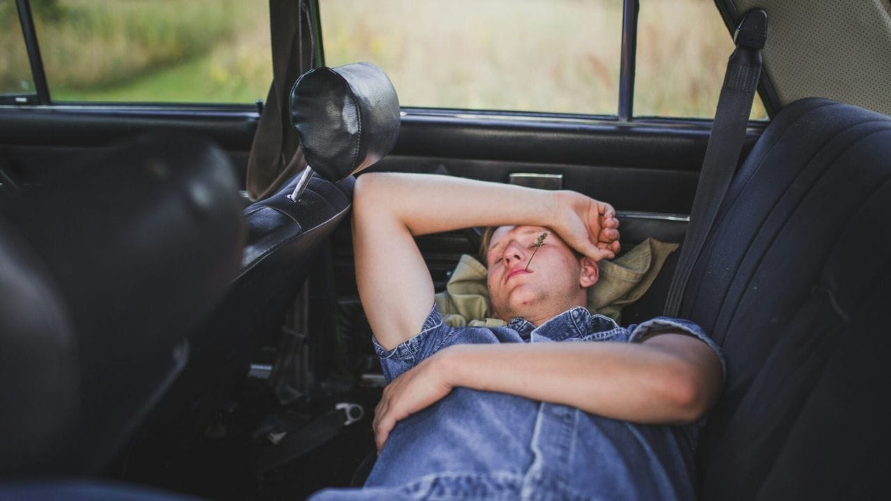 આ ઘટના પ્રકાશમાં આવ્યા પછી, મનમાં પહેલો પ્રશ્ન એ આવે છે કે AC  કોઈનો જીવ કેવી રીતે લઈ શકે છે? મીડિયા રિપોર્ટ અનુસાર, બંનેના મૃત્યુ કેવી રીતે થયા તે જાણવા માટે, પોલીસે બંનેના મૃતદેહને પોસ્ટમોર્ટમ માટે મોકલ્યા, શરૂઆતની તપાસમાં, પોલીસને ખબર પડી છે કે બંને એસી ચાલુ રાખીને સૂઈ ગયા હતા અને ગૂંગળામણને કારણે મૃત્યુ પામ્યા હતા.