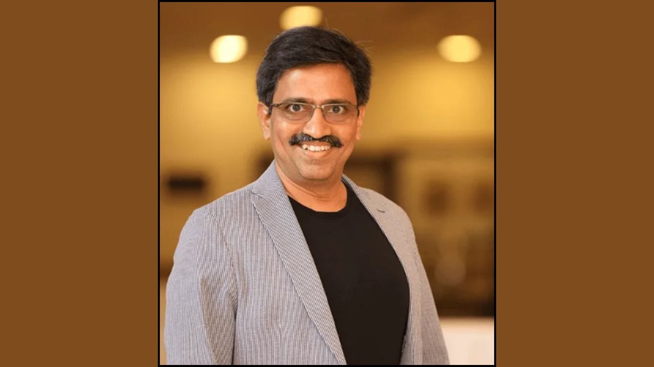 અવધૂત સાઠે સેન્ટ્રલ મુંબઈના દાદરમાં એક સાધારણ ચાલીમાં મોટા થયા હતા. ત્યારબાદ તેઓ તેમના પરિવાર સાથે મુલુંડ શિફ્ટ થયા. જણાવી દઈએ કે, તેમની પાસે એન્જિનિયરિંગની ડિગ્રી પણ છે. સાઠેએ Hexaware Technologies દ્વારા સોફ્ટવેર ઇન્ડસ્ટ્રીથી પોતાની કારકિર્દી શરૂ કરી હતી. 