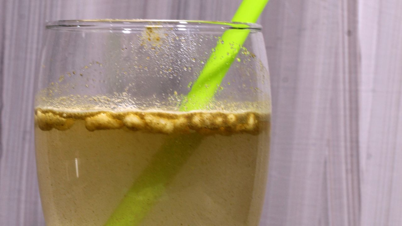 જીરું અને વરિયાળીનું પાણી બળતરા ઘટાડવામાં મદદરૂપ છે. તે આંતરડાના સ્વાસ્થ્યમાં પણ સુધારો કરે છે, જે પેટ સંબંધિત ઘણી સમસ્યાઓથી રાહત આપે છે. (નોંધ : અહીં આપવામાં આવેલી માહિતી ફક્ત આપની જાણકારી માટે છે.)