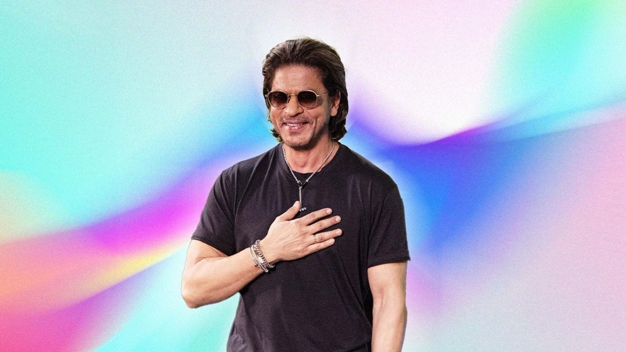 શાહરૂખ ખાનને ફક્ત "બોલીવુડનો બાદશાહ" કહેવામાં આવતો નથી, તે ખરેખર ઉદ્યોગના અમીર સ્ટાર્સમાંનો એક છે. 2025 સુધીમાં તેમની કુલ સંપત્તિ આશરે ₹6,300 કરોડ ($760 મિલિયન) હોવાનો અંદાજ છે. તેમણે માત્ર ફિલ્મોથી જ નહીં પરંતુ પ્રોડક્શન હાઉસ રેડ ચિલીઝ એન્ટરટેઈનમેન્ટ, બ્રાન્ડ એન્ડોર્સમેન્ટ અને IPL ટીમ કોલકાતા નાઈટ રાઇડર્સ જેવા અનેક વ્યવસાયિક સાહસોમાંથી પણ મોટો નફો કમાયો છે.