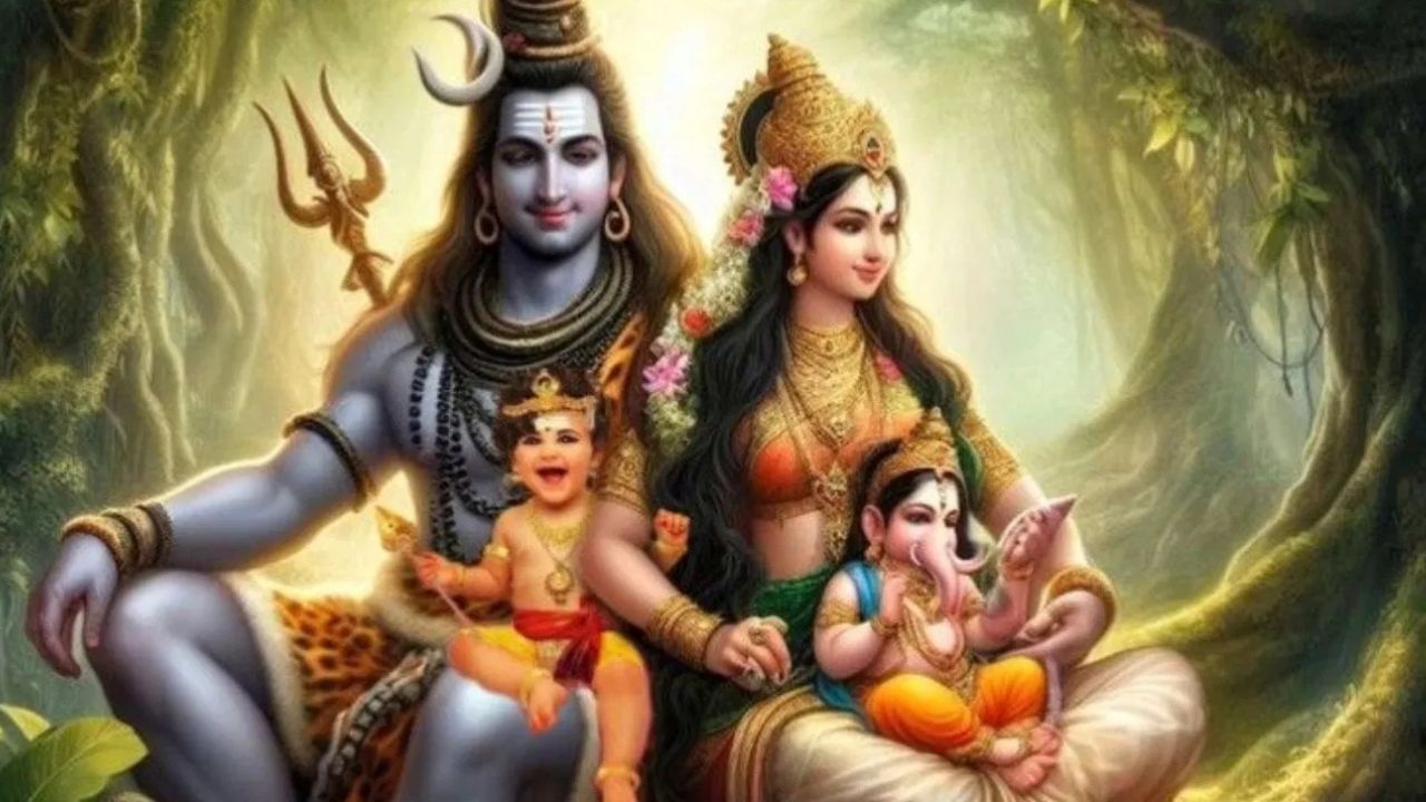  શિવપુરાણમાં ભગવાન શિવને શાશ્વત અને સ્વ-અસ્તિત્વ માનવામાં આવે છે. આ પુરાણ જણાવે છે કે ભગવાન શિવનો કોઈ જન્મ નથી અને તે સૃષ્ટિની શરૂઆત અને અંતની બહાર છે. 