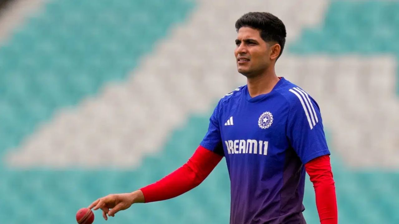 એક રિપોર્ટ મુજબ, શુભમન ગિલ માટે એશિયા કપ 2025 માટે ટીમ ઈન્ડિયામાં સ્થાન મેળવવું ખૂબ મુશ્કેલ છે. કારણ કે ટીમ પાસે અભિષેક શર્મા અને સંજુ સેમસનનો વિકલ્પ પણ છે. બંનેએ T20 ફોર્મેટમાં ખૂબ જ સારું પ્રદર્શન કર્યું છે. 