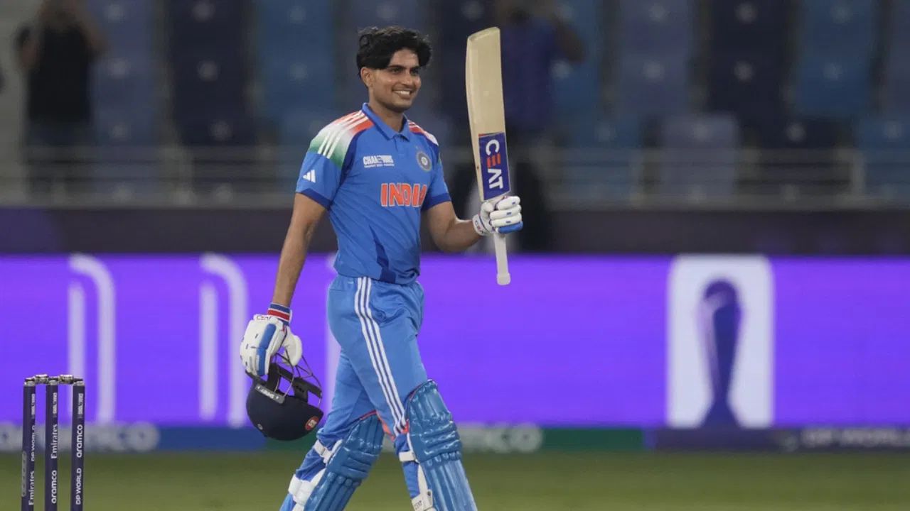 શુભમન ગિલે IPL 2025માં 15 મેચમાં 50ની સરેરાશથી 650 રન બનાવ્યા હતા. ચેમ્પિયન્સ ટ્રોફી 2025માં 5 મેચમાં ગિલે 47ની સરેરાશથી 188 રન બનાવ્યા હતા. હવે જોવાનું એ છે કે ગિલને એશિયા કપ 2025 માટે ટીમ ઈન્ડિયામાં સ્થાન મળે છે કે નહીં? (All Photo Credit : PTI / Getty)