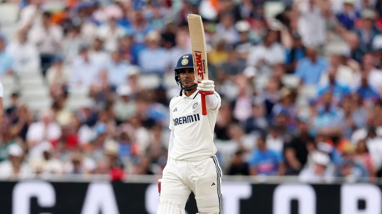 ગિલે આ શ્રેણીમાં કેપ્ટન તરીકે અદ્ભુત પ્રદર્શન કર્યું. કોઈએ વિચાર્યું ન હતું કે તે ઈંગ્લેન્ડની ધરતી પર કેપ્ટન તરીકે આટલી સારી બેટિંગ કરશે, કારણ કે બધાને તેની ટેકનિકલ ખામીઓ વિશે ખબર હતી, પરંતુ તેણે પોતાની નબળાઈને તાકાતમાં ફેરવી અને ઈંગ્લેન્ડમાં ઈતિહાસ રચ્યો.