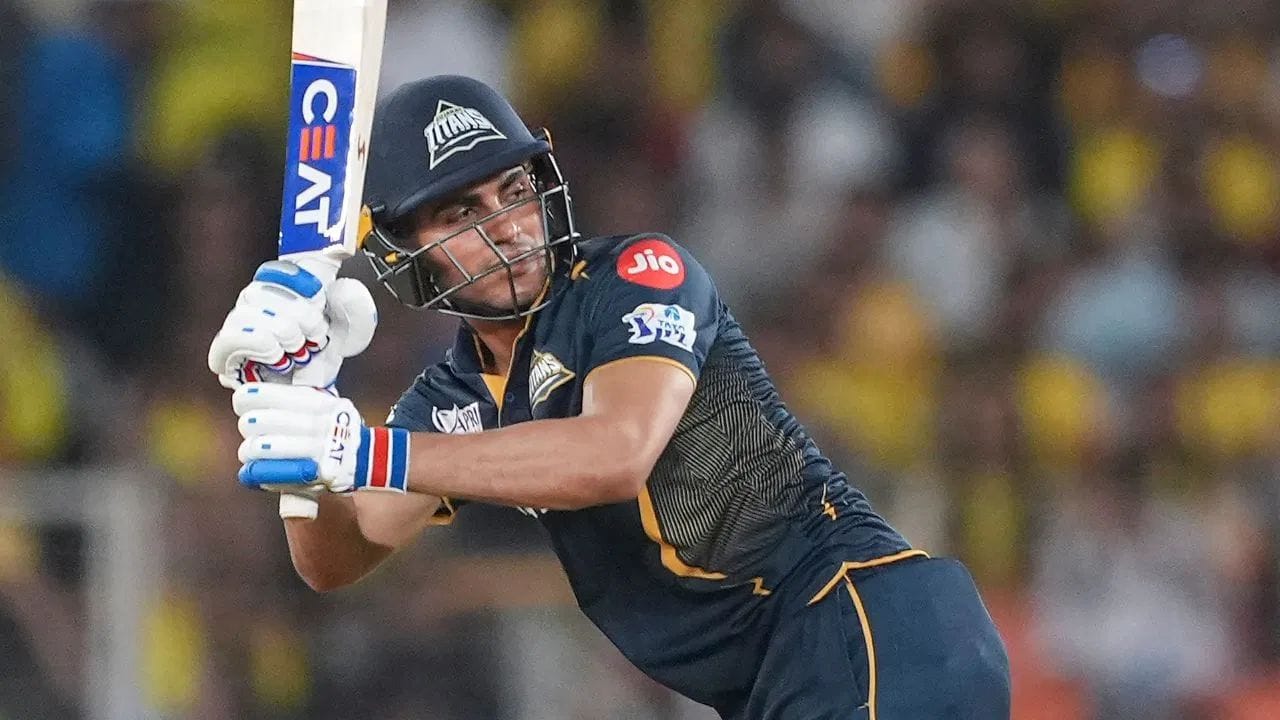 હવે પ્રશ્ન એ છે કે ત્રીજો ઓપનર પણ હશે? શુભમન ગિલનું નામ તે ભૂમિકામાં કેમ નથી? જો રિપોર્ટ પર વિશ્વાસ કરવામાં આવે તો, યશસ્વી જયસ્વાલ તેના માટે સૌથી મોટો દાવેદાર લાગે છે. 