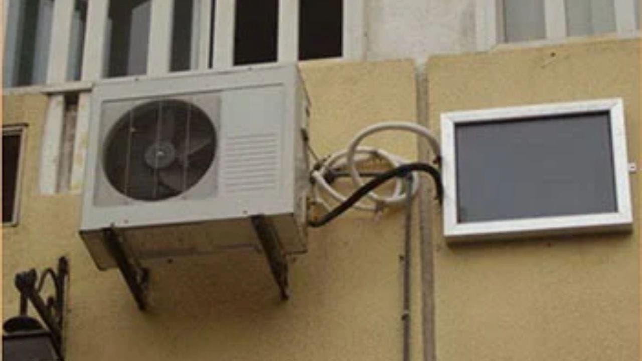 જો આપણે વોરંટી વિશે વાત કરીએ, તો તમને સોલાર સિસ્ટમ પર 25 વર્ષ સુધીની લાંબી વોરંટી મળે છે, જેમાં જો કોઈ ખામી હોય, તો તમે તેને સરળતાથી બદલી શકો છો અથવા ગ્રાહક સંભાળ સેવામાં જઈને તેને ઠીક કરાવી શકો છો.