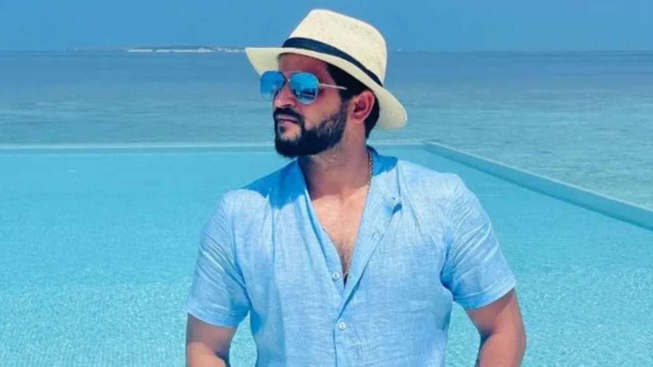 તાજેતરમાં, 1xBet નામની ઓનલાઈન સટ્ટાબાજી એપ્લિકેશન સાથે સંબંધિત મની લોન્ડરિંગ કેસમાં રૈનાનું નામ સામે આવ્યું છે. એન્ફોર્સમેન્ટ ડિરેક્ટોરેટ (ED) એ આ કેસમાં રૈનાને સમન્સ મોકલ્યા હતા, ત્યારબાદ તે બુધવારે દિલ્હી સ્થિત ED મુખ્યાલયમાં હાજર થયો હતો. એજન્સીએ રૈના પાસેથી આ એપ્લિકેશન સાથેના તેના સંબંધો, એન્ડોર્સમેન્ટ ડીલ્સ અને કોઈપણ નાણાકીય વ્યવહારો વિશે સંપૂર્ણ વિગતો માંગી હતી. આ પૂછપરછ મની લોન્ડરિંગ પ્રિવેન્શન એક્ટ (PMLA) હેઠળ કરવામાં આવી છે.