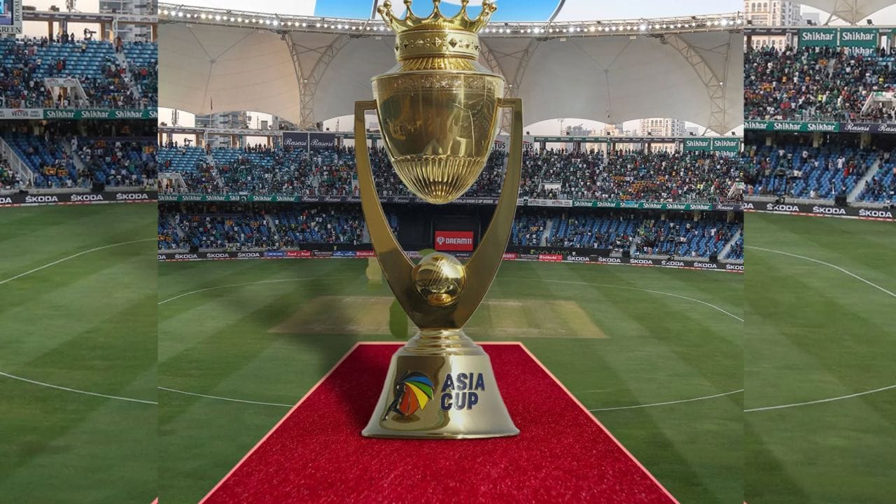 આવું વર્ષ 2022માં થયું છે. ત્યારે ટીમ ઈન્ડિયાએ દુબઈમાં અફઘાનિસ્તાન વિરુદ્ધ માત્ર 2 વિકેટના નુકસાન પર 212 રનનો મોટો સ્કોર બનાવ્યો હતો. જેમાં વિરાટ કોહલીની સદી પણ સામેલ છે.આ પહેલા ક્યારેય આવું થયું નથી.