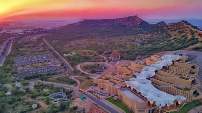 ગુજરાત સ્ટેટ ડિઝાસ્ટર મેનેજમેન્ટ ઓથોરિટી દ્વારા ગુજરાત ભૂકંપના પીડિતોને સમર્પિત અને કચ્છના લોકોની માટે સ્મૃતિઉદ્યાન બનાવવાનો પ્રસ્તાવ રજૂ કરવામાં આવ્યો હતો.વાસ્તુ-શિલ્પ કન્સલ્ટન્ટ્સ દ્વારા તેની રચના કરવામાં આવી છે.તેનું ઉદ્ઘાટન 28 ઓગસ્ટ 2022ના રોજ વડાપ્રધાન નરેન્દ્ર મોદી દ્વારા કરવામાં આવ્યું હતું. તો બાળકોને એક વખત આ સ્મતિવન અને મ્યુઝિયમની જરુર મુલાકાત કરાવો.