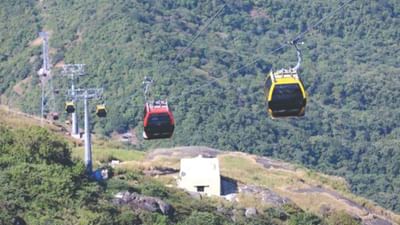 જો તમારે પ્રકૃતિને નજીકથી જોવી છે તો પરિવાર સાથે આ સ્થળોએ ફરવાનો પ્લાન બનાવી લો.ગુજરાતમાં કેટલાક એવા સ્થળો આવેલા છે જે રોપવે એડવેન્ચર માટે બેસ્ટ છે. તો ચાલો ગુજરાતમાં આવેલા રોપવે માટેના બેસ્ટ સ્થળોની વાત કરીએ.