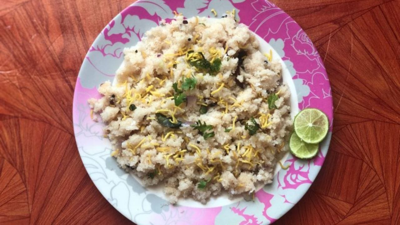 સામો ઉપમા એક હળવી, ઝડપી અને સ્વાદિષ્ટ વાનગી છે જે ખાસ કરીને ઉપવાસના દિવસોમાં ખાવામાં આવે છે. તેમાં ડુંગળી કે લસણ હોતું નથી.