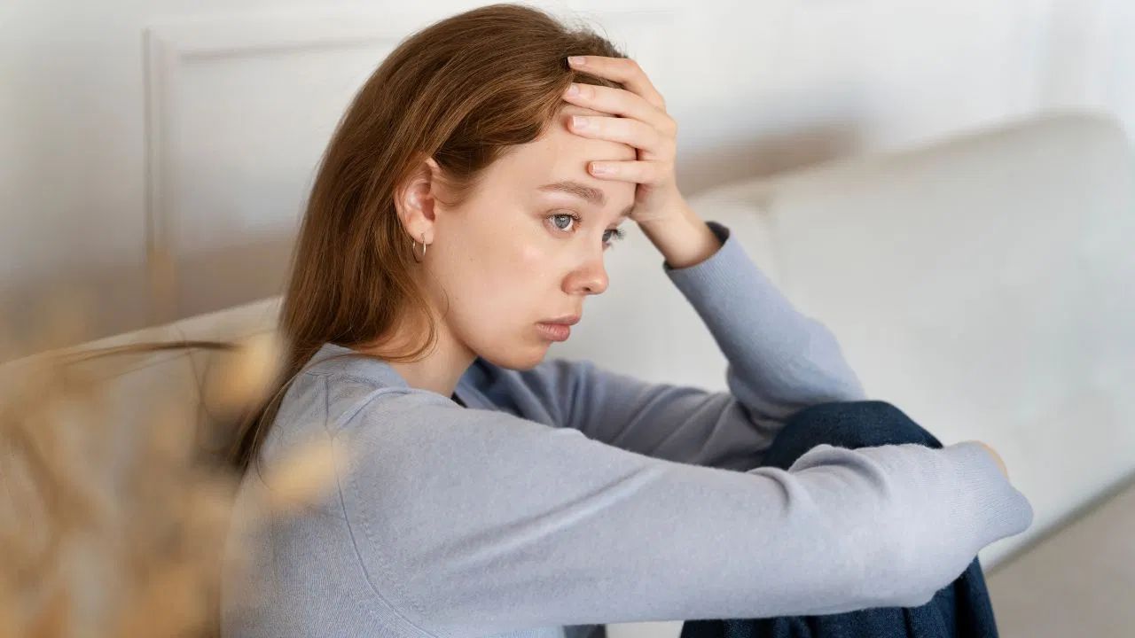 જો કોઈ તમારી પરવાનગી વિના સોશિયલ મીડિયા પર ખાનગી વીડિયો અથવા ફોટો પોસ્ટ કરે છે, તો તમારે તાત્કાલિક ધોરણે કોઈને કોઈ મહત્વપૂર્ણ પગલું લેવું જોઈએ; જેથી વીડિયો ઘણા લોકો સુધી પહોંચે નહી અને તેને સોશિયલ મીડિયા પરથી પણ દૂર કરી શકાય. વધુમાં આવું કરનાર વ્યક્તિ સામે કડક કાર્યવાહી કરી શકાય.