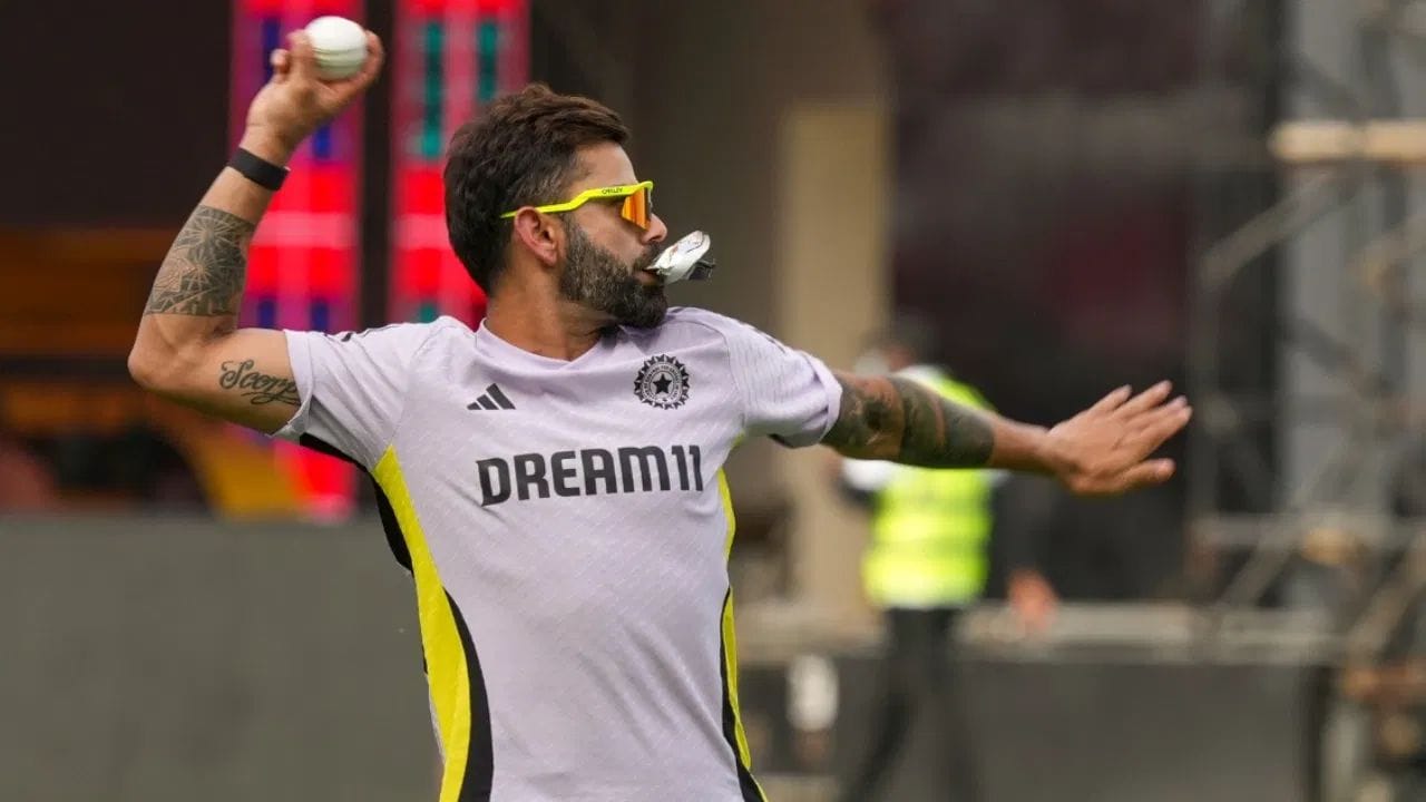 ટીમ ઈન્ડિયાને ઓસ્ટ્રેલિયા સામે 19 ઓક્ટોબરથી શરૂ થઈ રહેલી 3 મેચની ODI શ્રેણી રમવાની છે. આ શ્રેણીમાં વિરાટ કોહલી રમી શકે છે. વિરાટ કોહલી આ શ્રેણીમાં શાનદાર પ્રદર્શન કરશે તેવી ફેન્સને અપેક્ષા છે.(All Photo Credit : PTI / GETTY / INSTAGRAM)