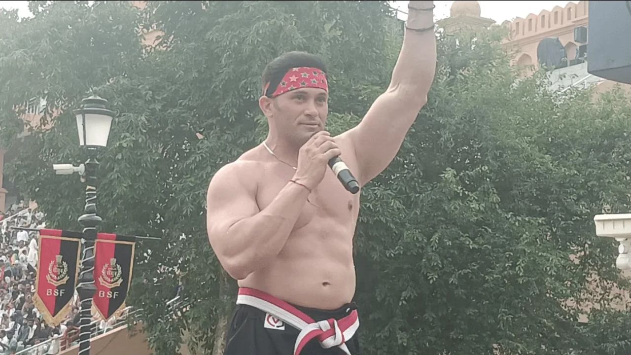 એક દિવસ, તેમણે પોતાના આરામદાયક બેંકિંગ કરિયરનો ત્યાગ કરી પોતાની પેશનને અનુસરવાનો સાહસિક નિર્ણય લીધો. આજે, તેઓ માત્ર ગિનીસ વર્લ્ડ રેકોર્ડ હોલ્ડર જ નથી પરંતુ ભારતના યુવાનો માટે પ્રેરણાસ્ત્રોત પણ છે.