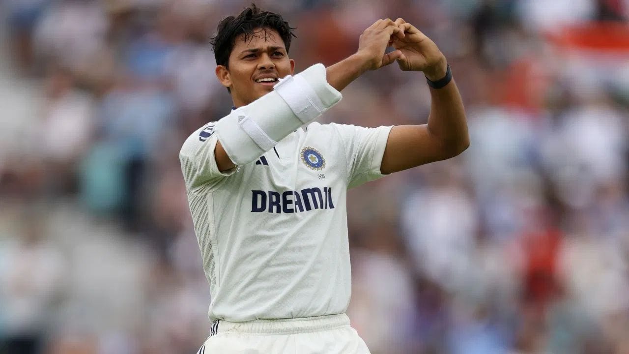 યશસ્વી જયસ્વાલે ઈંગ્લેન્ડ સામે ઓવલ ટેસ્ટની બીજી ઈનિંગમાં પોતાના પરિવારની હાજરીમાં શાનદાર સદી ફટકારી હતી. 