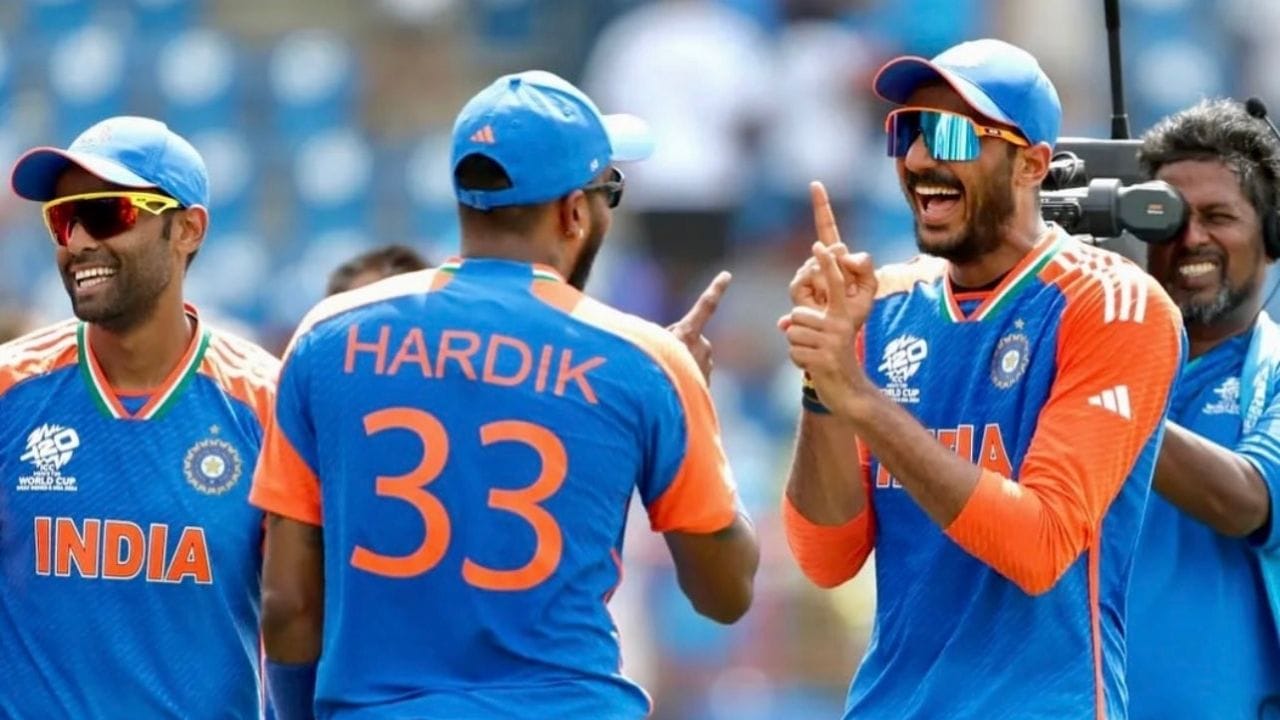    તમને જણાવી દઈએ કે, બોલરો વચ્ચે હાર્દિક પંડ્યાના નામે ટી-20 ફોર્મેટમાં પાકિસ્તાન વિરુદ્ધ સૌથી વધારે વિકેટ લેવાનો રેકોર્ડછે. તેમણે અત્યારસુધી 7 મેચમાં 13 વિકેટ લીધી છે.