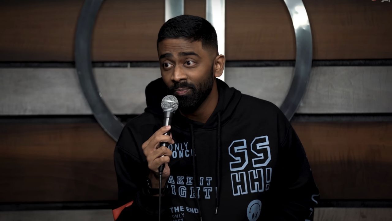 11.પ્રણીત મોરે: સ્ટેન્ડ-અપ કોમેડિયન પ્રણીત મોરે બિગ બોસ 19 ના અગિયારમા સ્પર્ધક છે. સ્ટેન્ડ-અપ કોમેડિયન જે પહેલા આરજે હતા. લાઈવ શો દરમિયાન 'સ્કાય ફોર્સ' ના અભિનેતા વીર પહાડિયાની મજાક ઉડાવ્યા બાદ તે ચર્ચામાં આવ્યો હતો.