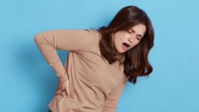 આપણી દિનચર્યા, શારીરિક પ્રવૃત્તિ અને સ્વાસ્થ્ય માટે શરીરમાં મજબૂત હાડકાં હોવા ખૂબ જ મહત્વપૂર્ણ છે. પરંતુ ઘણા લોકો સતત હાડકાંમાં દુખાવો, જડતા અથવા ભારેપણુંની ફરિયાદ કરે છે. આ દુખાવો ક્યારેક કમરમાં, ક્યારેક ઘૂંટણમાં અને ક્યારેક પીઠ કે ખભા સુધી અનુભવી શકાય છે. ક્યારેક હવામાન બદલાય ત્યારે અને ક્યારેક લાંબા સમય સુધી બેસવા કે ઊભા રહ્યા પછી આ દુખાવો વધે છે.