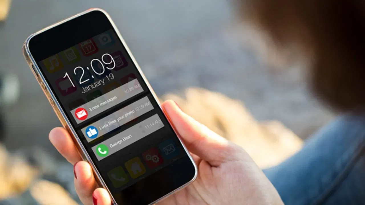 સોશિયલ મીડિયા એપ્સના નોટિફિકેશન તમને વારંવાર પરેશાન કરશે નહીં અને તમે શાંતિથી સૂઈ નહીં શકો. મોબાઇલ ડેટા હંમેશા ચાલુ હોવાથી, નોટિફિકેશન, મેસેજ અને સોશિયલ મીડિયા અપડેટ્સ દ્વારા તમારી ઉંઘમાં ખલેલ પહોંચી શકે છે.