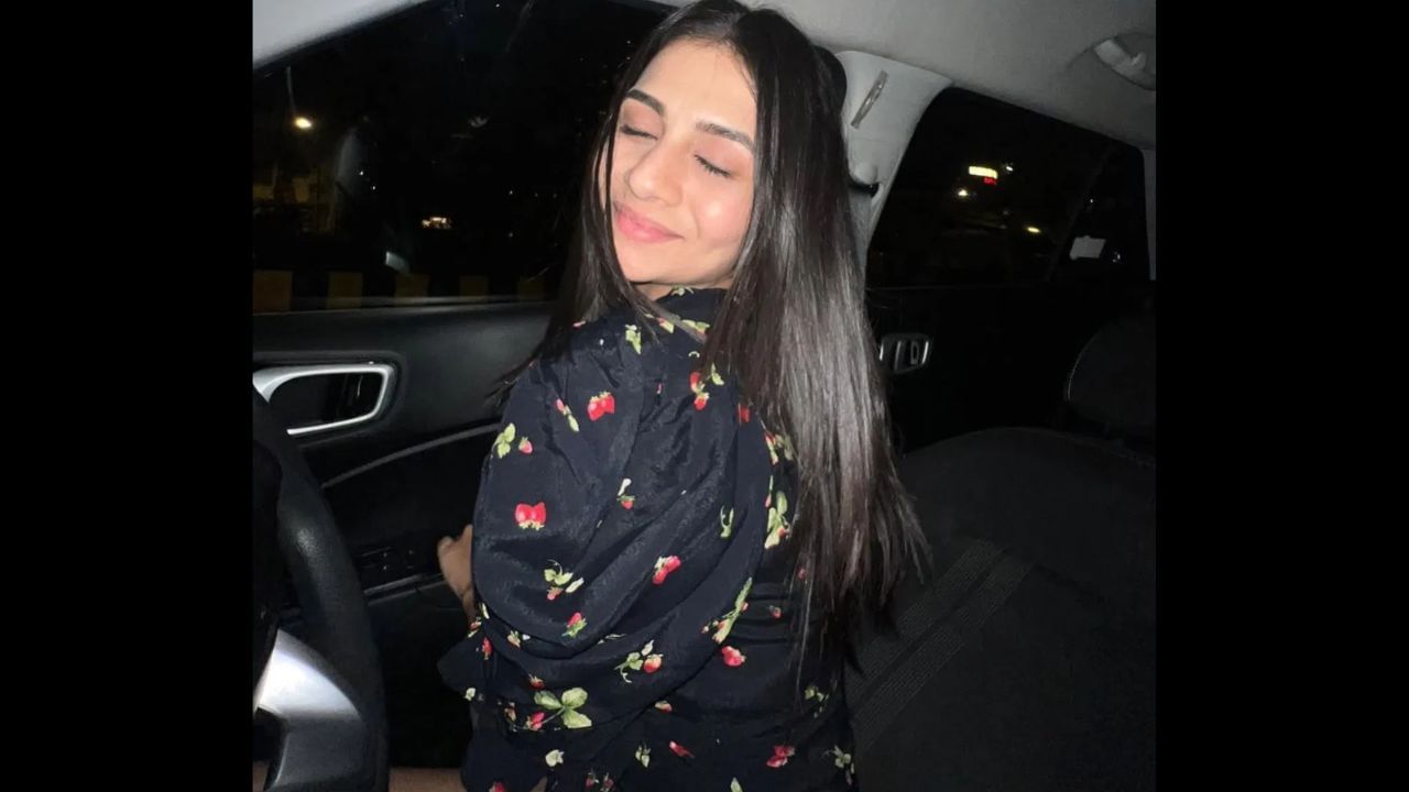 ધરતી ભટ્ટ વિશે એવું કહેવામાં આવે છે કે અભિનય ઉપરાંત, તેણીને નૃત્યનો પણ ખૂબ શોખ છે. તે એક કુશળ નૃત્યાંગના છે અને ઘણા પ્રકારના નૃત્ય સ્વરૂપો જાણે છે. (ફોટો ક્રેડિટ- instagram@idharttibhatt)