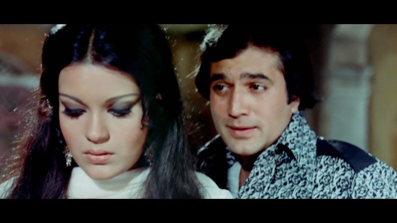 એક અજનબી હસીના સે: રાજેશ ખન્ના દ્વારા અવાજ આપવામાં આવેલ, કુમાર 1974ની ફિલ્મ અજનબીના 'એક અજનબી હસીના સે' ગીતમાં પહેલી નજરના પ્રેમ પર એક સુંદર ગીત ગૂંથે છે.