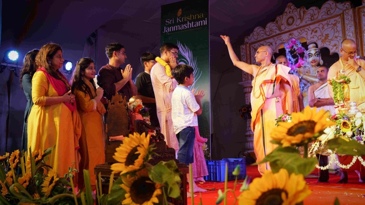 જન્માષ્ટમી મહોત્સવમાં મધ્યરાત્રિના 12 વાગ્યે સંકિર્તન સાથે ભગવાનની ભવ્ય મહાઆરતી કરવામાં આવી હતી. 17 ઓગસ્ટ, 2025 ના રોજ નંદોત્સવ અને વ્યાસપૂજાની  ઉજવણી કરવામાં આવી હતી. વૈષ્ણવ ગુરૂના જન્મને વ્યાસપૂજા તરીકે ઓળખવામાં આવે છે. આચાર્ય શ્રીલ પ્રભુપાદનો જન્મ નંદોત્સવના દિવસે થયો હોવાથી આ ઉત્સવને વ્યાસપૂજા મહોત્સવ તરીકે પણ ઉજવવામાં આવે છે.