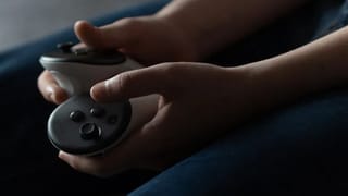 ભારત બે લાખ નોકરી ગુમાવી શકે છે! ઓનલાઈન મની ગેમિંગ પર પ્રતિબંધ, યુવાનો માટે સુરક્ષા કે મર્યાદિત સ્વતંત્રતા?