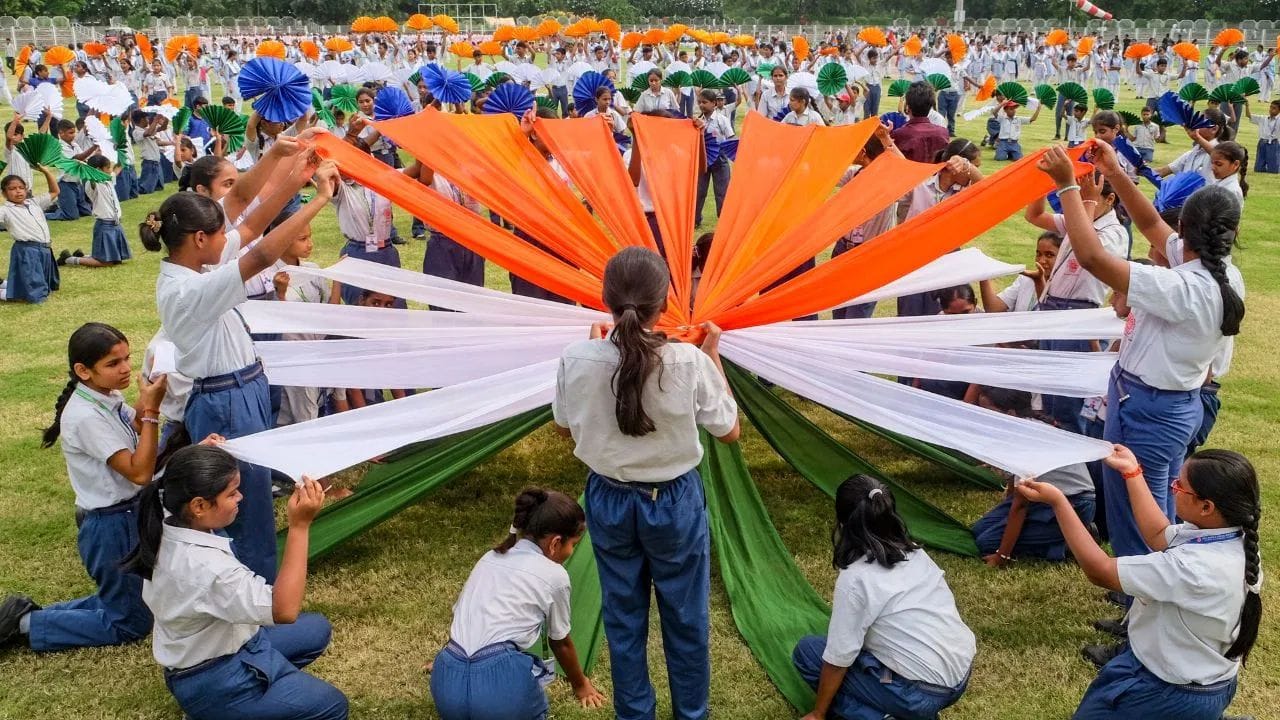 હવે આ પરિસ્થિતિને સુધારવા માટે પંડિત શ્યામા પ્રસાદ મુખર્જી જે તે સમયે એક અગ્રણી નેતા હતા અને નાદિયાના રાજવી પરિવાર જેવા પ્રભાવશાળી લોકોએ બ્રિટિશ વહીવટ પર દબાણ કર્યું. તેમની માંગ હતી કે, આ વિસ્તારોને ભારતમાં સમાવવામાં આવે. 