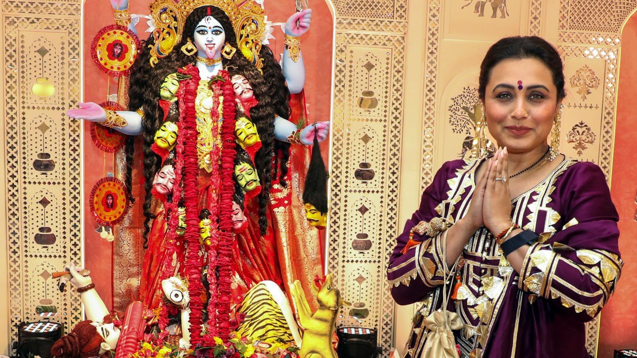 કાજોલે પોતાનું બોલિવુડ કરિયરની શરુઆત 1992માં ફિલ્મ બેખુદીથી કરી હતી. હવે 51 વર્ષની ઉંમરમાં પણ કાજોલ ફિલ્મોમાં એક્ટિવ છે. તો 1996માં બંગાળી સિનેમાથી ડેબ્યુ કરનારી રાની મુખર્જીએ બોલિવુડ ડેબ્યુ વર્ષ 1997માં કર્યું હતુ. રાની મુખર્જી હવે 47 વર્ષની થઈ ચૂકી છે. તે હવે ફિલ્મો દુનિયાથી દુર છે.