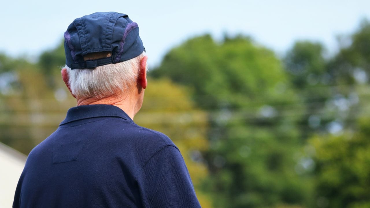 આ વાતનું ધ્યાન જરુર રાખો. દર વર્ષે સમયસર લાઈફ સર્ટિફિકેટ જમા કરો. તમારા બેન્ક ખાતાને એક્ટિવ રાખો. જો પેન્શન આવતું નથી તો આને નજર અંદાજ કરો. ઓનલાઈન કે ઓફલાઈન કોઈ પણ પ્રકારની પેન્શન સાથે જોડાયેલી પ્રકિયાને પુરી કરો.