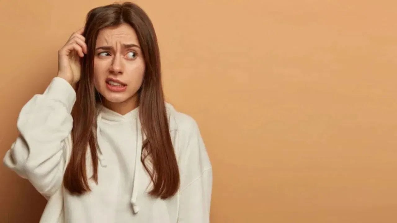 યાદશક્તિ ઓછી થાય છે - ડીઓડોરન્ટ્સમાં રહેલા એલ્યુમિનિયમ ક્ષાર સીધી રીતે યાદશક્તિ ગુમાવવાનું કારણ નથી. તેમ છતાં, જો તમને તેનો ઉપયોગ કર્યા બાદ યાદશક્તિમાં ઘટાડો અનુભવાય, તો તેનો ઉપયોગ ઓછો કરવો હિતાવહ છે. આ લક્ષણો અન્ય સ્વાસ્થ્ય સમસ્યાઓનો સંકેત હોઈ શકે છે.