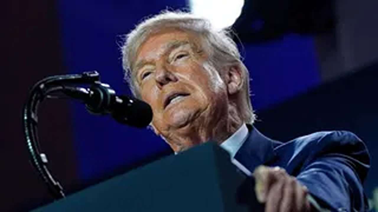 એક પછી એક બનાવ બાદ કડવાશ વધી ગઈ અને ટ્રમ્પે ભારત વિરૂદ્ધ જાહેરમાં બોલવાનું શરૂ કર્યું. તેમણે ભારતના અર્થતંત્રને મૃત ગણાવ્યું અને ભારતીય વેપાર નીતિઓને ખરાબ ગણાવી. આ પછી, ટ્રમ્પે ભારતીય માલ પર 50% ટેરિફ લાદવાની જાહેરાત કરી.