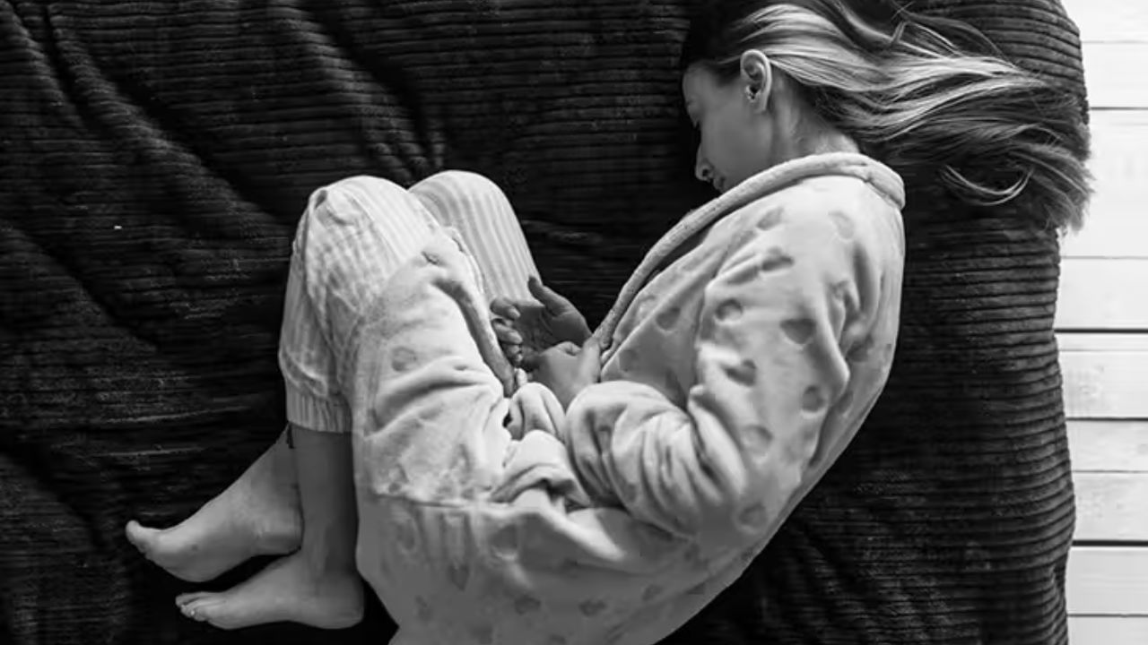 પેલ્વિક ઇન્ફ્લેમેટરી રોગ - ગર્ભાશય, ફેલોપિયન ટ્યુબ અથવા અંડાશયમાં ફેલાતા ચેપમાં નાભિની આસપાસ પણ દુખાવો થાય છે. દુખાવાની સાથે તાવ, સ્રાવ અથવા નબળાઈ પણ થઈ શકે છે.