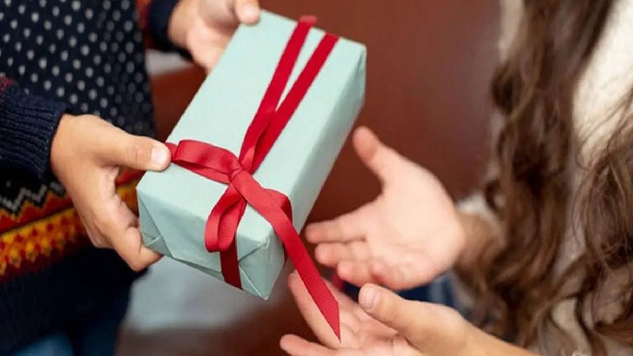 આ મહિલાનો આ વીડિયો વાયરલ થયો છે, અત્યાર સુધીમાં 34 લાખ લોકોએ આ વીડિયો જોયો છે. આ વીડિયો પર યુઝર્સ તરફથી કોમેન્ટ અને લાઈક્સનો વરસાદ થઈ રહ્યો છે, ઘણા લોકોએ આ વીડિયો જોયા પછી આશ્ચર્ય વ્યક્ત કર્યું છે.