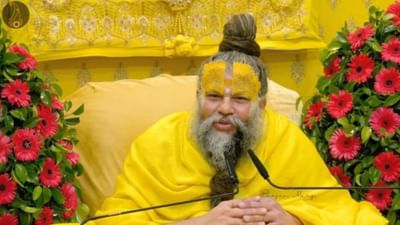 હિંદુ ધર્મમાં, લોકો ગ્રહોના પ્રભાવ અને તેમની સાથે સંકળાયેલા દુ:ખથી છુટકારો મેળવવા માટે ઘણા ઉપાયો કરે છે. ખાસ કરીને શનિદેવ સાથે સંકળાયેલા દુ:ખથી બચવા માટે, ઘોડાની નાળને શુભ અને શક્તિશાળી માનવામાં આવે છે. આ જ કારણ છે કે ઘણા લોકો શનિદેવની સાડેસાતી અથવા ઢૈય્યાથી છુટકારો મેળવવા માટે ઘોડાની નાળની વીંટી પહેરે છે અથવા તેમના ઘરના મુખ્ય પ્રવેશદ્વાર પર ઘોડાની નાળ લટકાવતા હોય છે. પરંતુ શું તે ખરેખર જીવનની સમસ્યાઓ દૂર કરે છે? પ્રખ્યાત સંત પ્રેમાનંદ જી મહારાજે આ પ્રશ્ન પર લોકોની શંકાઓનું નિરાકરણ કર્યું છે.