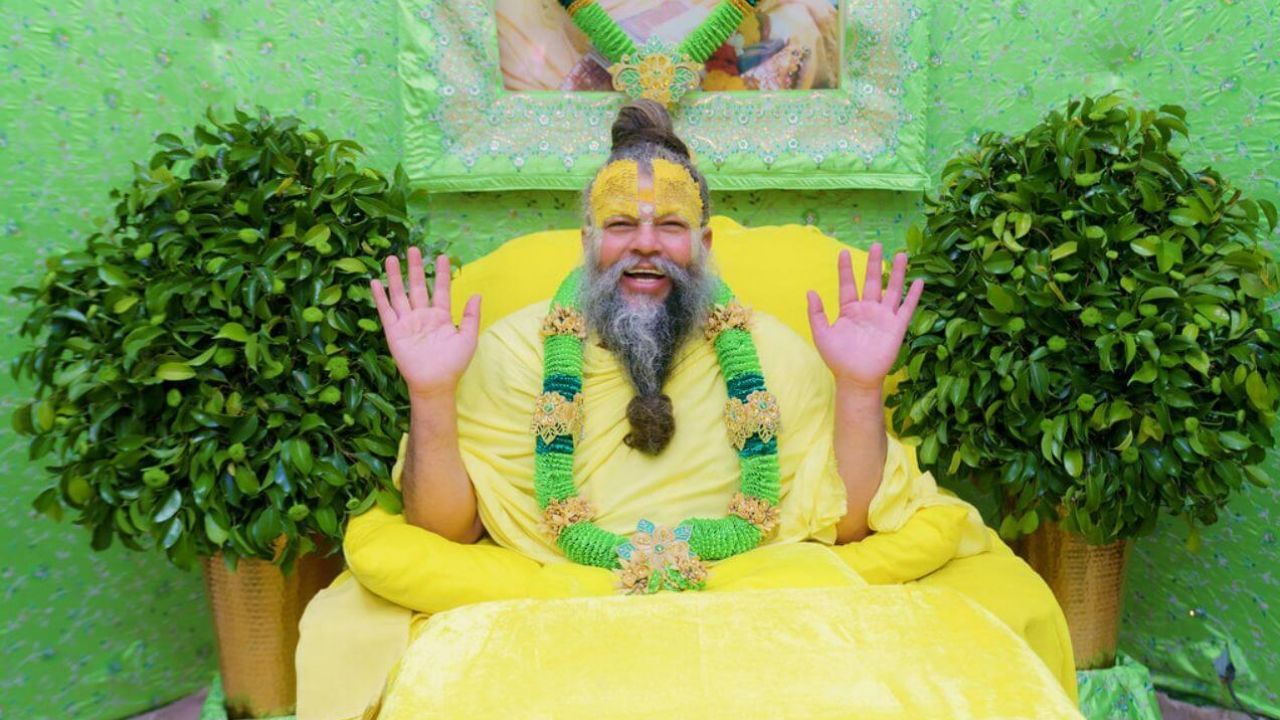 તેમનું માનવું છે કે જ્યાં સુધી તમે તમારા આચરણમાં સુધારો નહીં કરો ત્યાં સુધી કોઈપણ પ્રકારની વીંટી પહેરવાનો કે તેલ ચઢાવવાનો કોઈ ફાયદો થશે નહીં.