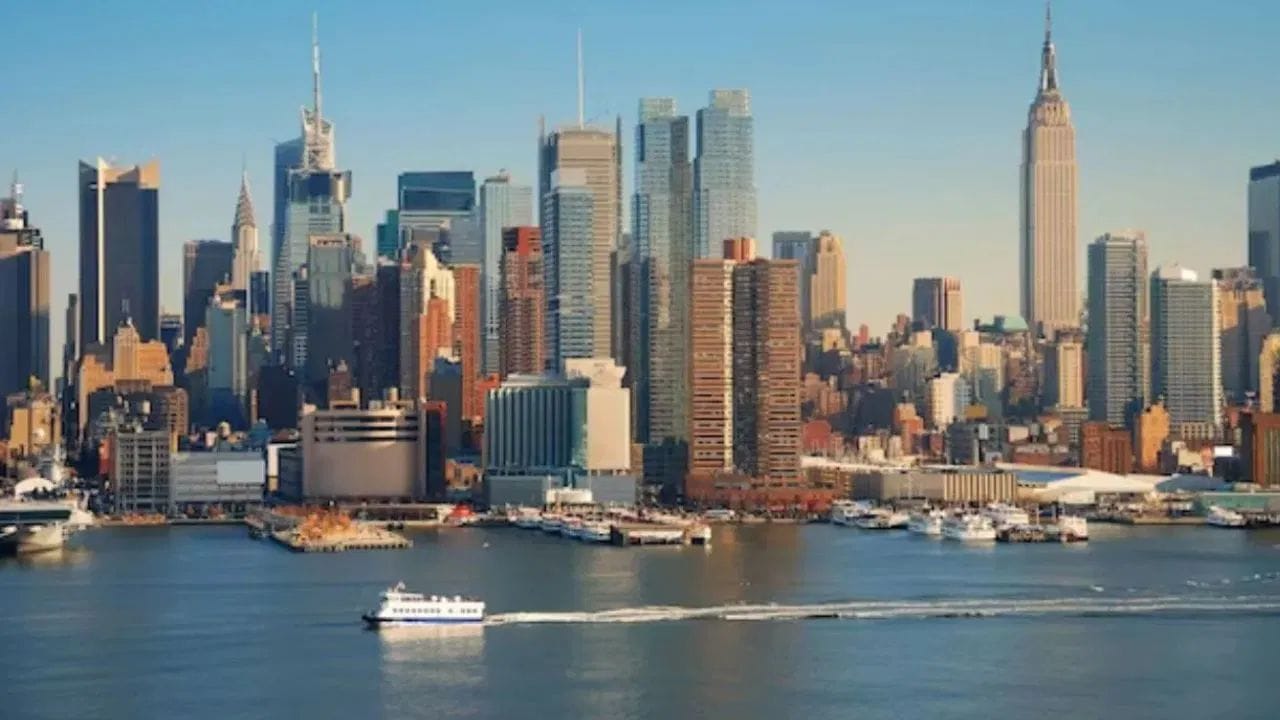 આ સિવાય નાઈટ ફ્રેન્કના અહેવાલ અનુસાર, લંડનમાં ઘરના ભાવોમાં 2.5 ટકાનો ઘટાડો નોંધાયો છે, જે આ વર્ષમાં 41માં ક્રમમાં આવે છે. 