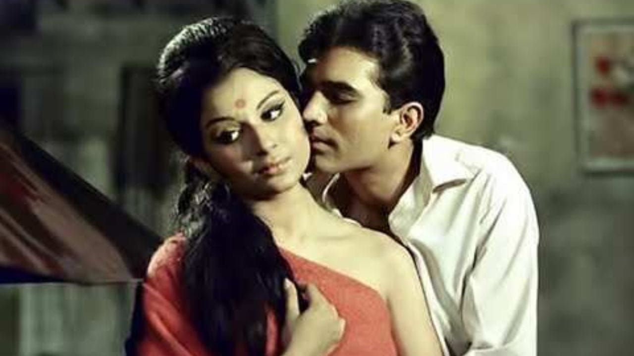 ઓ રૂપ તેરા મસ્તાના: આરાધનાના બીજા એક મોટા હિટ ગીત, 'ઓ રૂપ તેરા મસ્તાના' એ કુમાર દ્વારા હૃદયસ્પર્શી રોમેન્ટિક ગીતો માટે પ્રાપ્ત થયેલી બીજી સિદ્ધિ છે.