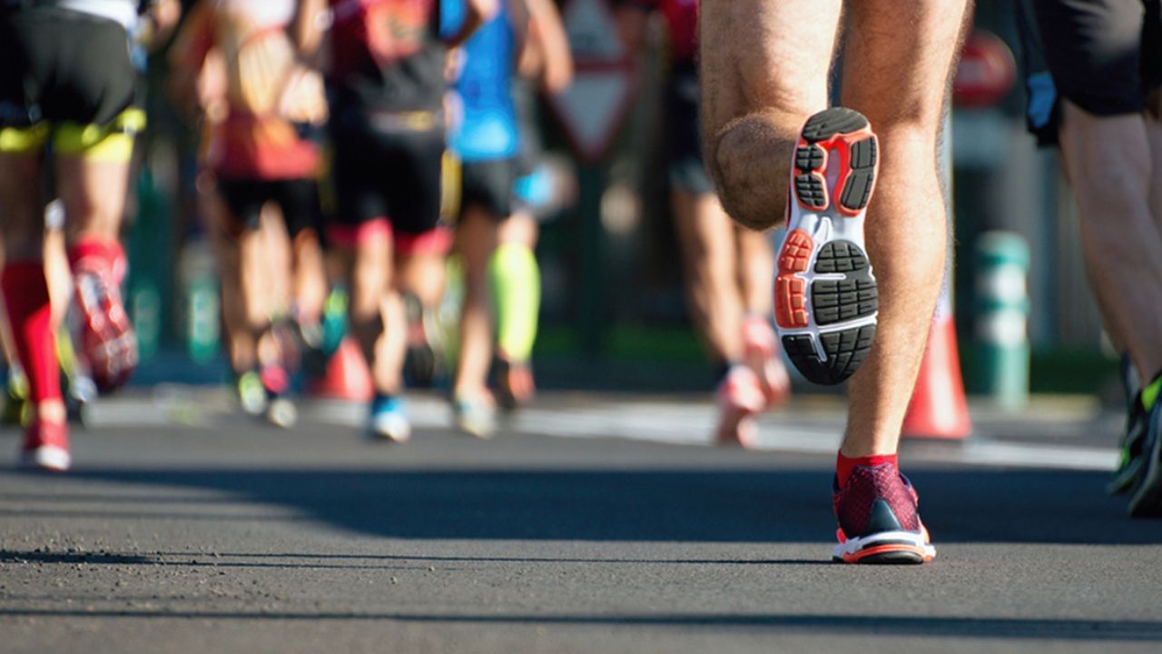 રોગપ્રતિકારક શક્તિ સુધરે છે: નિયમિત દોડવાથી રોગપ્રતિકારક શક્તિ મજબૂત બને છે, જેથી તમે ઝડપથી બીમાર પડતા નથી.