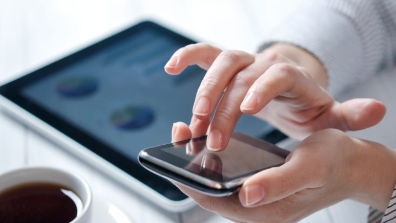 સ્ટેપ 4: હવે તમે DND કેટેગરીમાં પ્રમોશનલ કોમ્યુનિકેશન બ્લોક, બેંકિંગ/ફાઇનાન્સિયલ પ્રોડક્ટ્સ/વીમા/ક્રેડિટ કાર્ડ્સ, રિયલ એસ્ટેટ અને શિક્ષણ વગેરે જેવા ચોક્કસ પ્રકારના કોલને બ્લોક કરવા માટે Fully Block માંથી વિકલ્પ પસંદ કરી શકો છો.