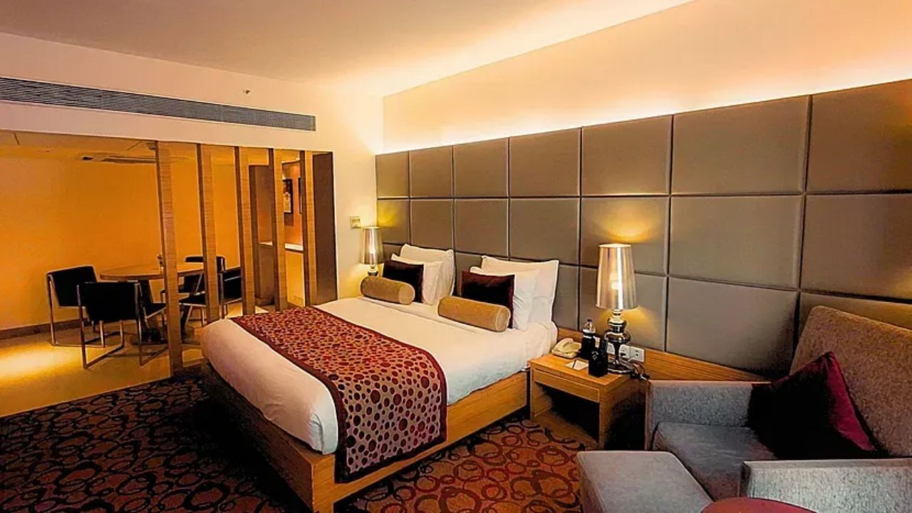 unmarried couples hotel booking