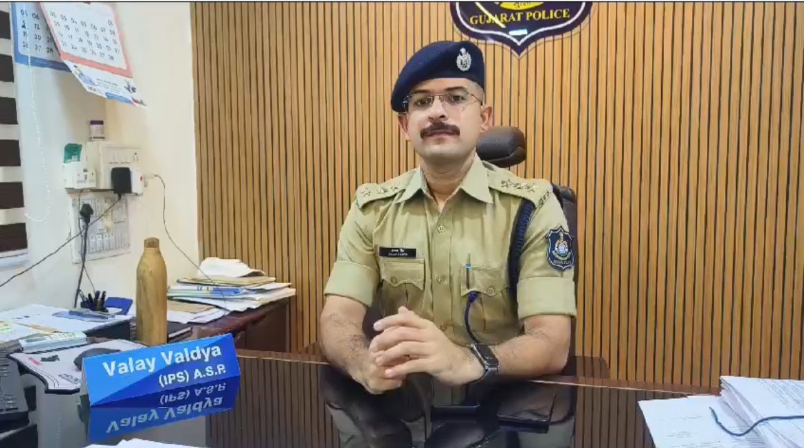 Amreli: IPS વલય વૈદ્યની ગાંધીનગર DG કચેરીમાં બદલી થતા યોજાયો વિદાય કાર્યક્રમ