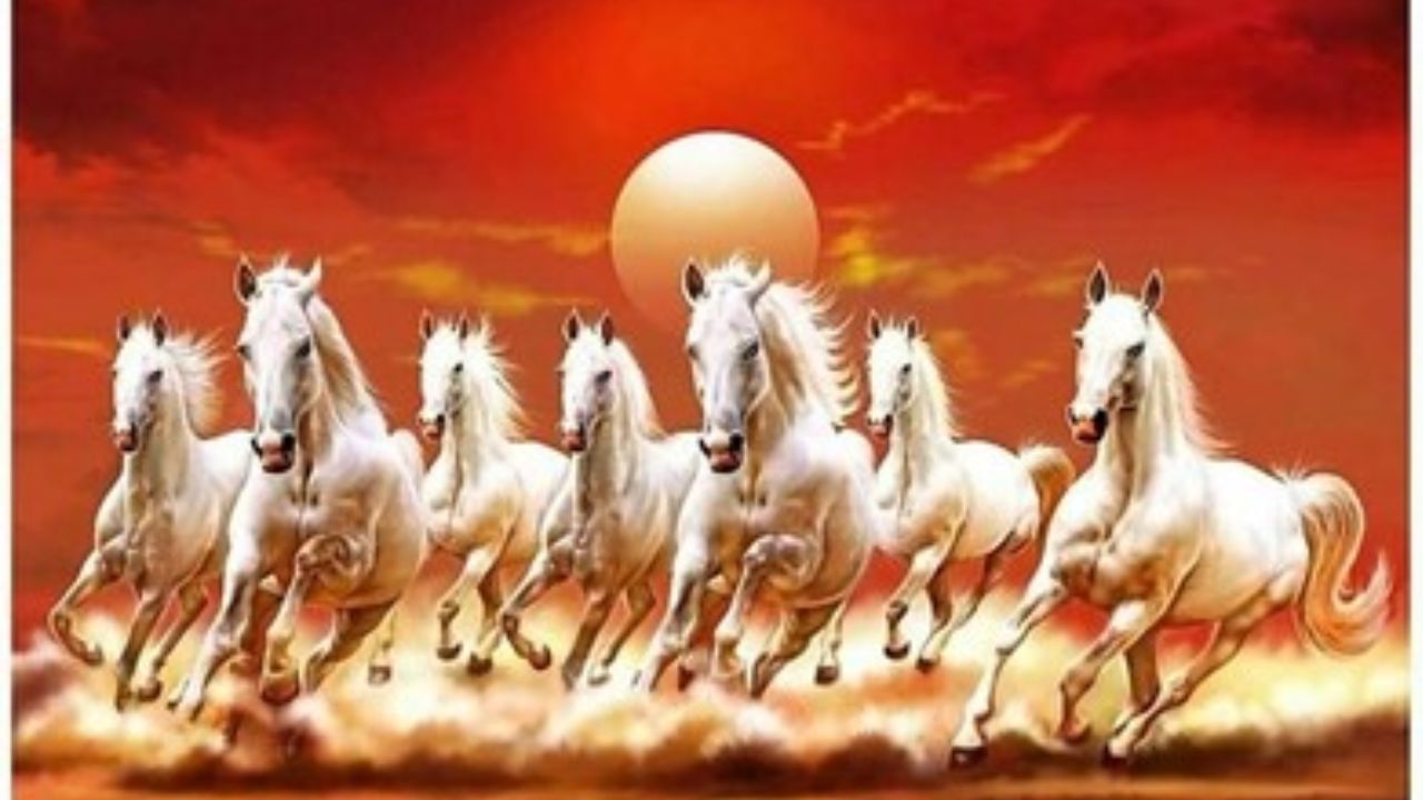 વાસ્તુ અને જ્યોતિષ શાસ્ત્ર અનુસાર ઘરમાં સાત ઘોડાનું ચિત્ર લગાવવું ખૂબ જ શુભ માનવામાં આવે છે, ખાસ કરીને જો ચિત્રમાં ઘોડા દોડતા દેખાય છે. આ ચિત્ર ઘરમાં સકારાત્મક ઉર્જા, સુખ, સમૃદ્ધિ અને સફળતા લાવવામાં ખૂબ મદદરૂપ માનવામાં આવે છે.