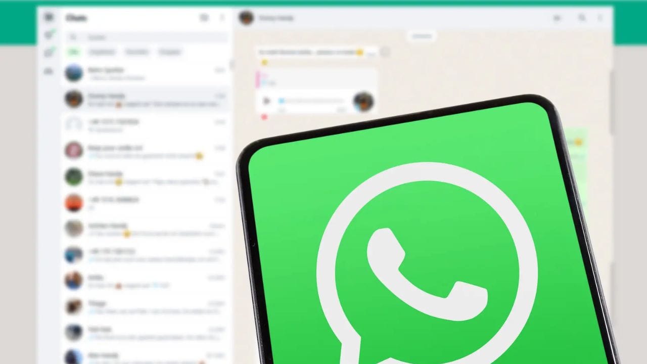 આવી સ્થિતિમાં, સાવચેત રહેવું જરૂરી છે કે તમે કોઈ અજાણ્યા વ્યક્તિ સાથે WhatsApp સ્ક્રીન મિરરિંગનો ઉપયોગ ન કરો. જો કોઈ વ્યક્તિ તમને Whatsapp પર સ્ક્રીન મિરરિંગ કરવાનું કહે છે. તો તમારે સાવચેત રહેવાની જરૂર છે. ઉપરાંત, તેની સાથે બેંક વિગતો વગેરે શેર કરશો નહીં. તેમજ તમે કોઈ જાહેર જગ્યાએ મોબાઈલ ફોનનો ઉપયોગ કરો છો તો આજુ બાજુ ધ્યાન રાખવું કે કોઈ તમારા મોબાઈલમાં જોઈ તો નથી રહ્યું ને 