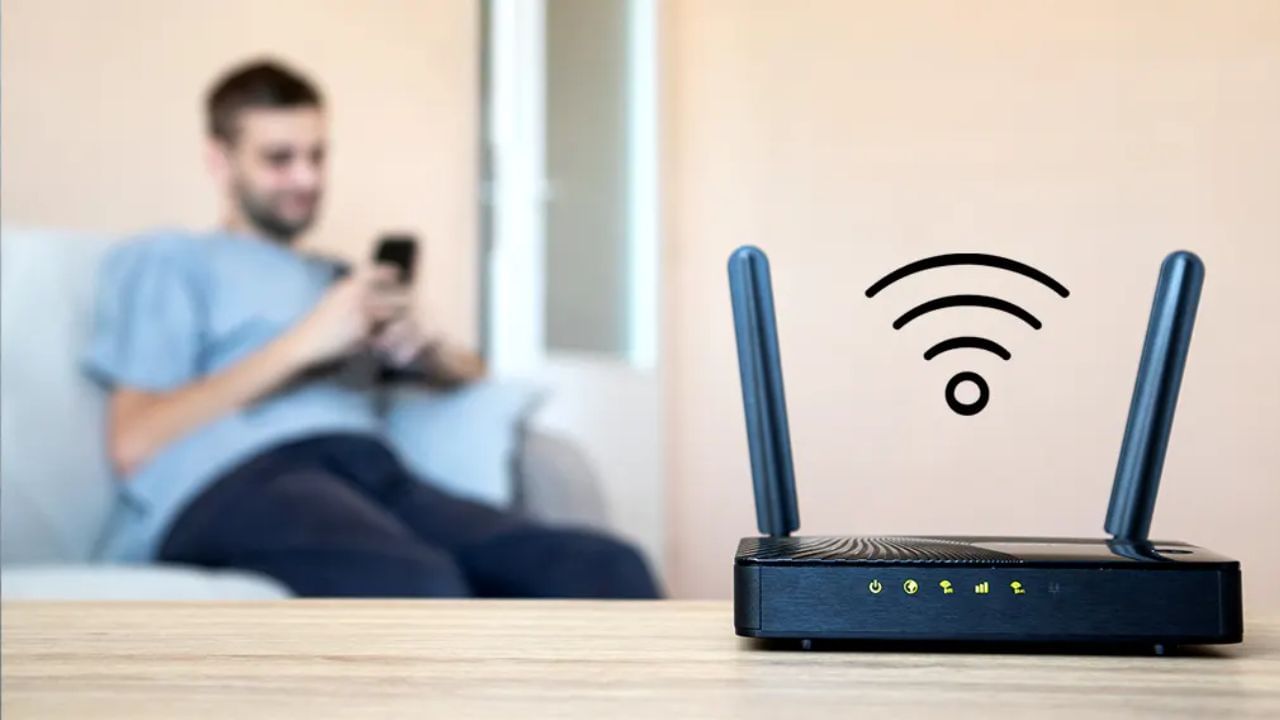 કેટલાક અહેવાલો અનુસાર, વાઇફાઇ દ્વારા ઉત્સર્જિત ઇલેક્ટ્રોમેગ્નેટિક તરંગો ઊંઘમાં ખલેલ પહોંચાડે છે. તેથી, રાત્રે વાઇફાઇ બંધ કરવું ફાયદાકારક છે.