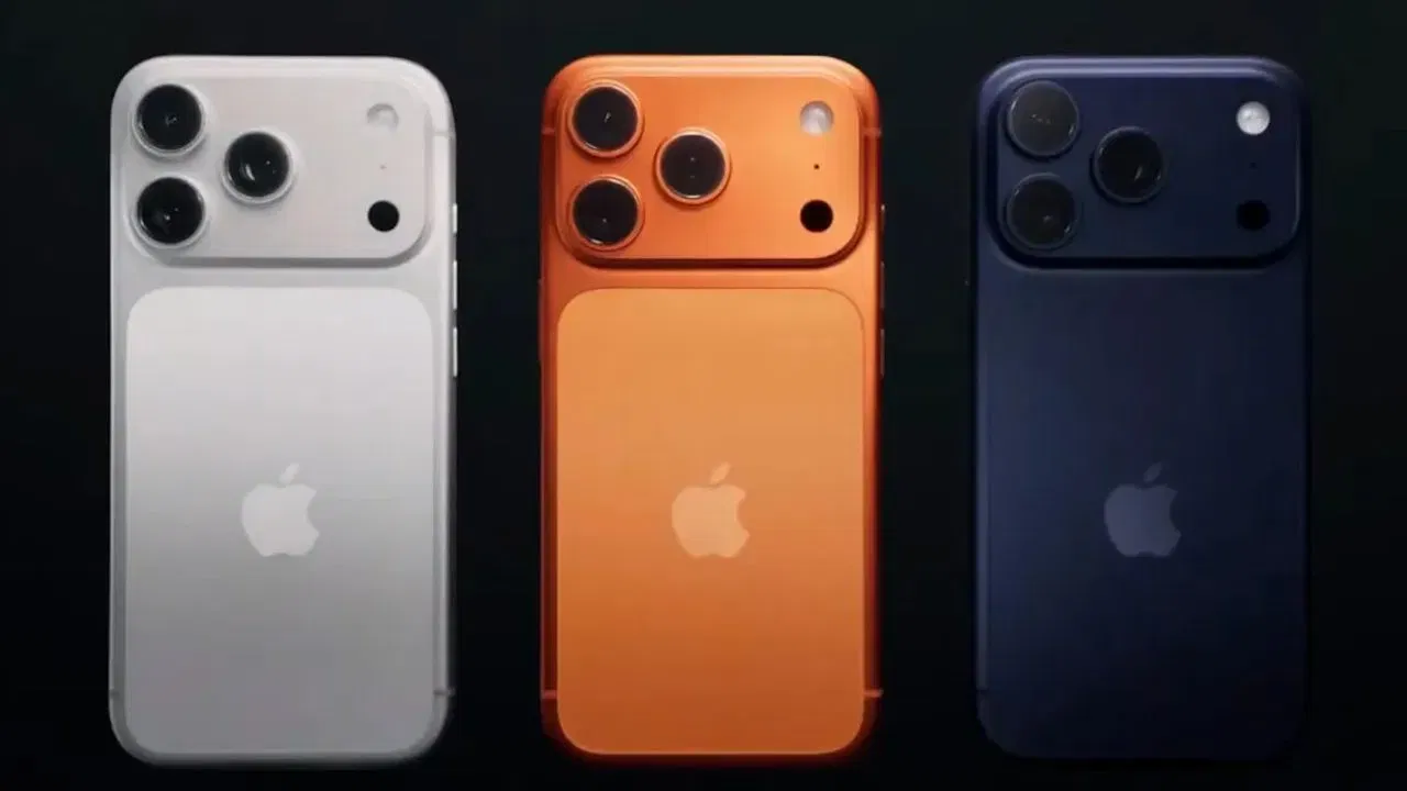 ફોન પર કવર લગાવવાથી ક્યારેક એન્ટેના બેન્ડ બ્લોક થઈ શકે છે, જેના કારણે નેટવર્કની મુશ્કેલ બને છે. કવર વિના, સ્માર્ટફોન વધુ સારા નેટવર્ક સિગ્નલ મેળવે છે, ખાસ કરીને 5G માં, આ જ કારણ છે કે અબજોપતિઓ ફોન પર કવર નથી લગાવતા. (ફોટો ક્રેડિટ-APPLE)