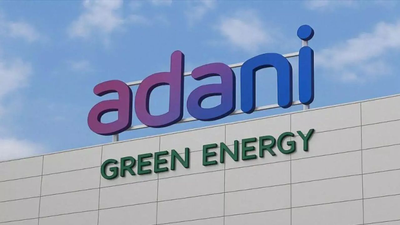 તેના તપાસ રિપોર્ટમાં, સેબીએ હિન્ડનબર્ગ દ્વારા લગાવવામાં આવેલા આરોપોને પાયાવિહોણા ગણાવ્યા. સેબીએ જણાવ્યું હતું કે સ્ટોક મેનીપ્યુલેશન અને નાણાકીય અનિયમિતતાના આરોપોને સમર્થન આપવા માટે કોઈ નક્કર પુરાવા મળ્યા નથી.