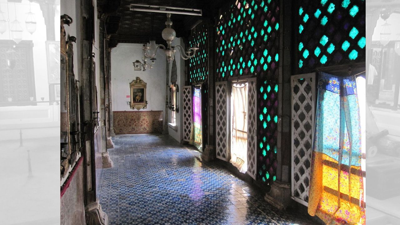 History of city name What is the history behind the name of Aina Mahal? Know the whole story